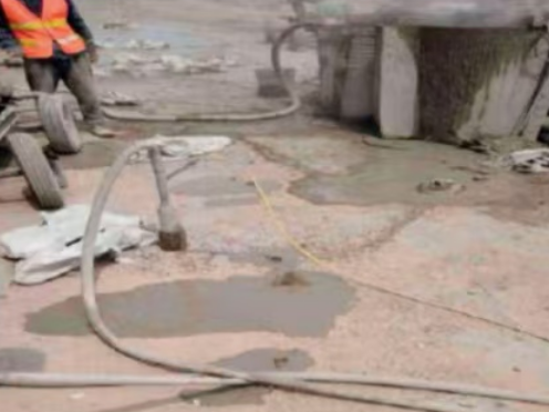 河东水泥混凝土路面板底注浆技术 路面脱空注浆整治方案